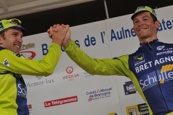 Laurent Pichon and Jean-Luc Delpech on the podium.