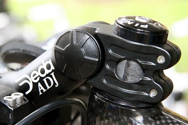 Gutierrez has an adjustable Deda stem turned right down for maximum aerodynamics.