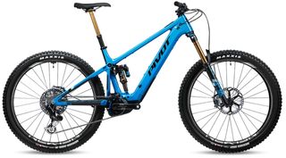 Pivot Shuttle AM Race specification and price