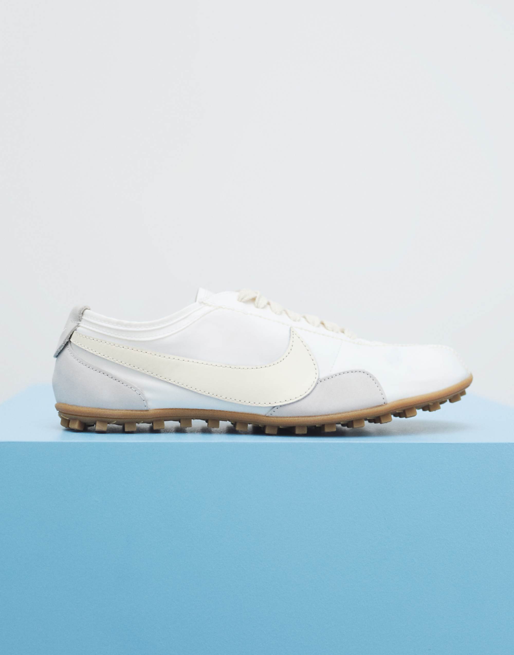 Nike Moon Shoe Trainers in White and Cream