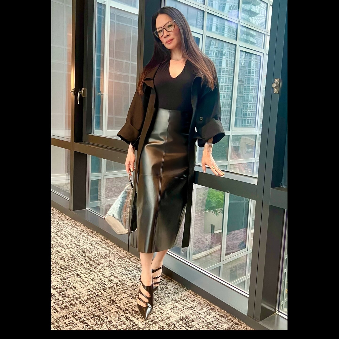 Lucy Liu wearing Esha Soni bag