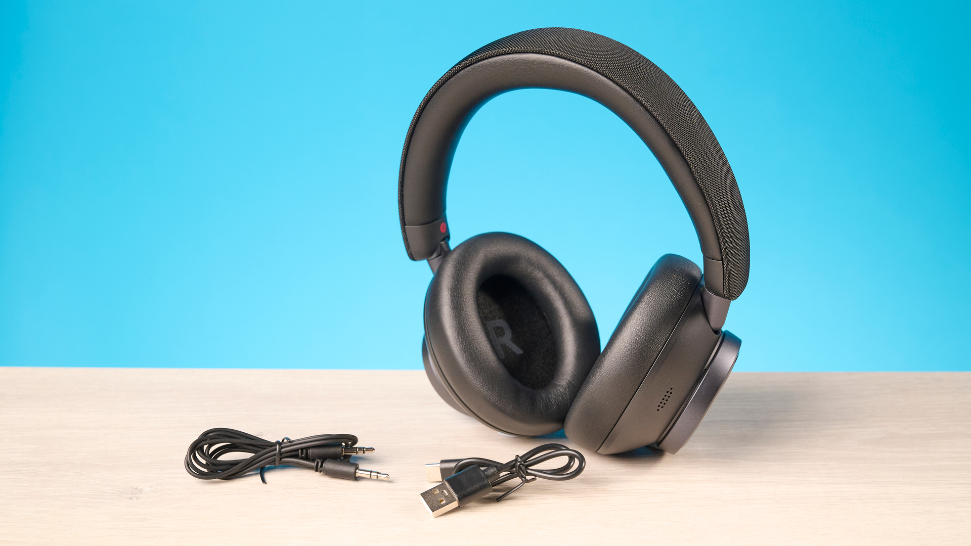 Black EarFun Wave Pro X over-ear headphones