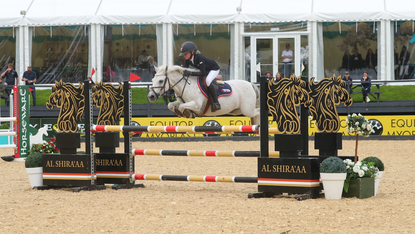 National-128cm-Championship-Winner-Eleanor-Archibald-and-Pondhead-Dexter-2.jpg