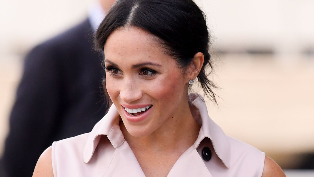 Meghan Markle Dermalux