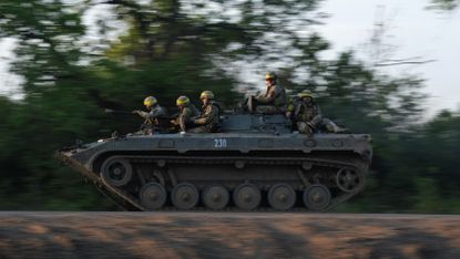 Ukrainian forces move towards Bakhmut on 20 May, 2023