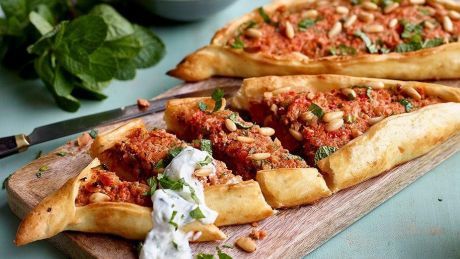 lamb-mince-recipes-lamb-pides-with-tomatoes-and-yogurt-sauce