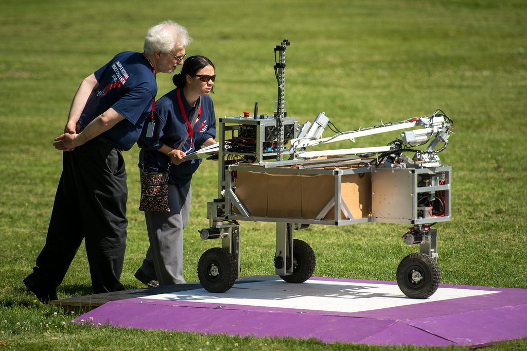 Autonomous Robots To Battle For $1.5 Million NASA Prize | Space