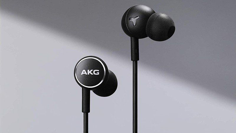 AKG Y100