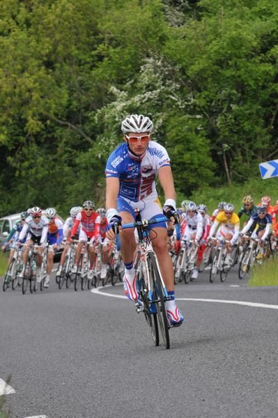 The peloton with their prey in sight