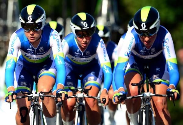 Orica AIS on their way to silver in the team time trial