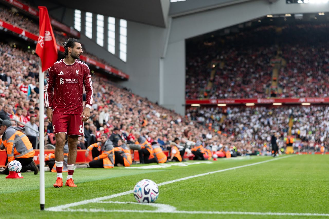 Who are the ITV pundits, commentators and presenters for Liverpool vs Tottenham Hotspur?