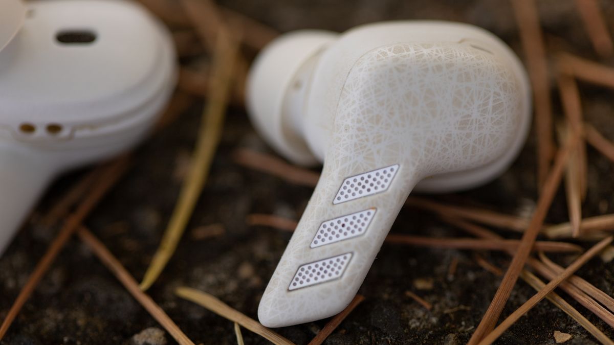Adidas Z.N.E. 01 ANC earbud stick