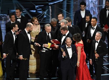 Confusion abounds onstage at the 2017 Academy Awards.
