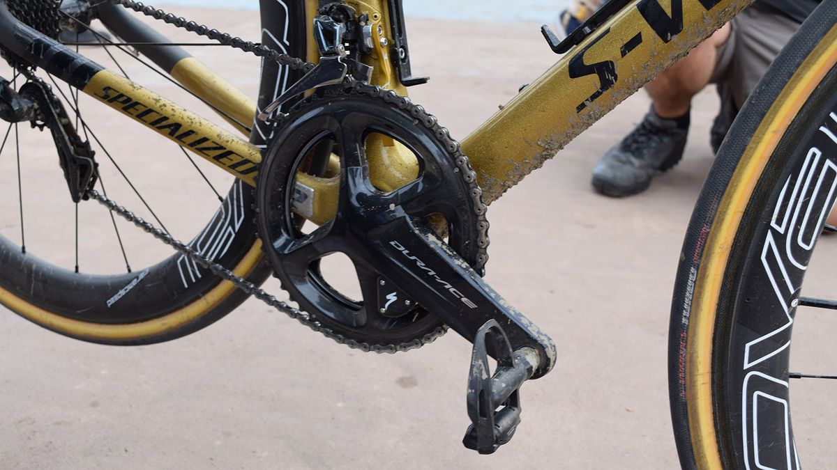 The Shimano Dura-Ace R9100 crankset was equipped with a Specialized power meter