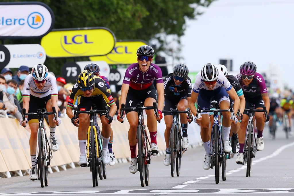 Marianne Vos fades to third place at La Course by Le Tour de France in the final sprint in Landerneau