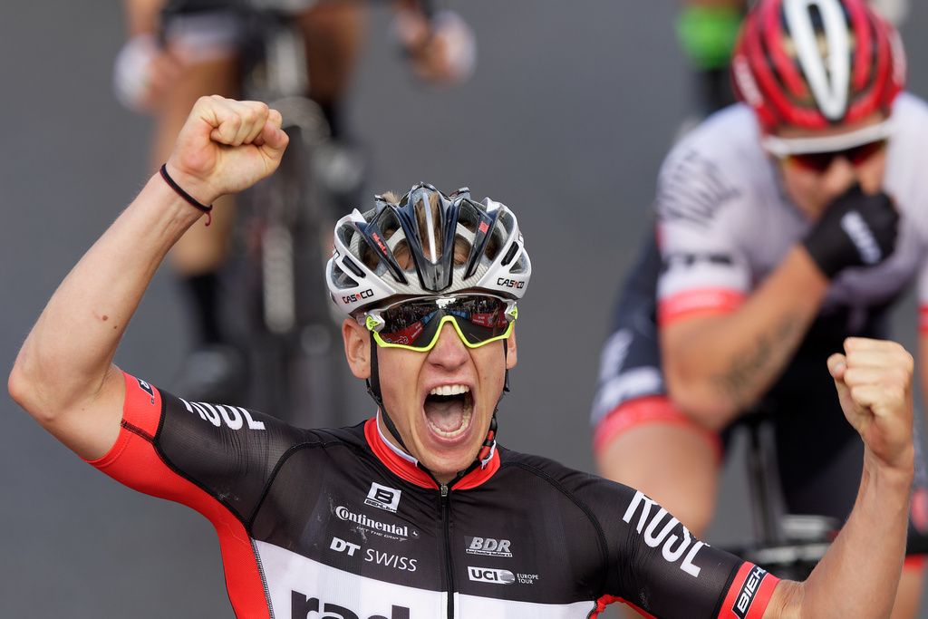 Pascal Ackermann celebrates his U23 German national title