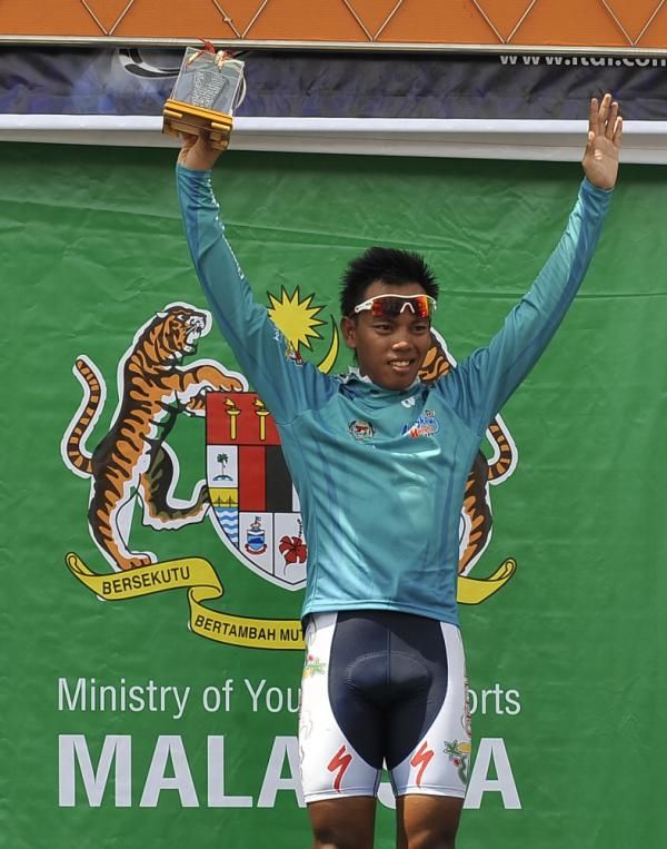 Anuar Manan (Malaysia) from Geumsan Ginseng Asia won Green and Blue Jersey for the stage 1 TDL 2010, March 1, 2010.