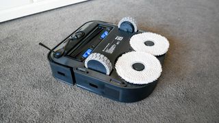Ecovacs Deebot X2 Omni undercarriage with bar brush and mopping pads