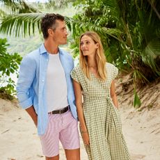 COUPLE WEARING SUMMER CLOTHES 