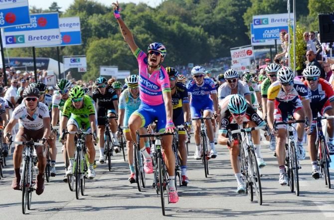 Filippo Pozzato (Lampre-Merida) wins Plouay with a perfectly-timed sprint