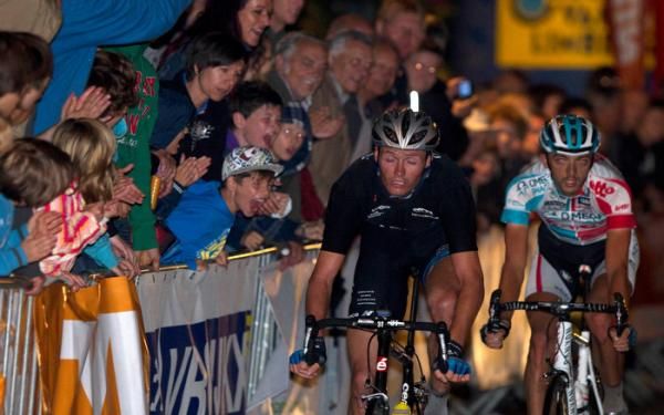 Johan Van Summeren (Garmin-Cervelo) on the front.