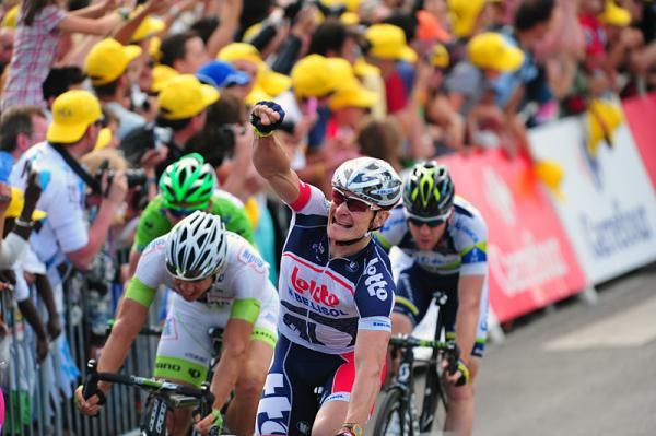 Andre Greipel (Lotto Belisol) stayed out of trouble in the closing kilometres and sprinted to victory in Rouen.