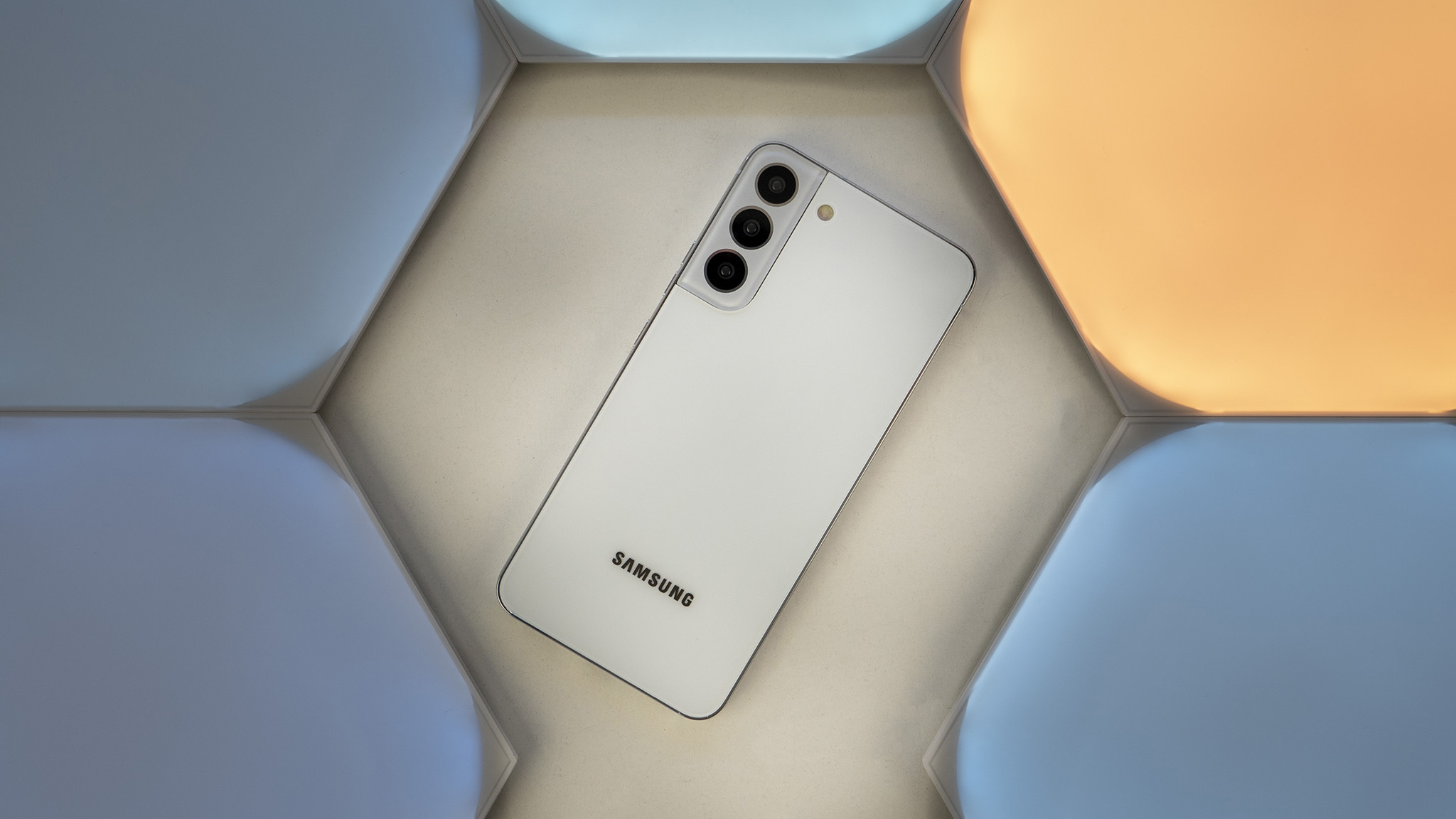 Samsung Galaxy S22 Plus between Nanoleaf Shapes lights