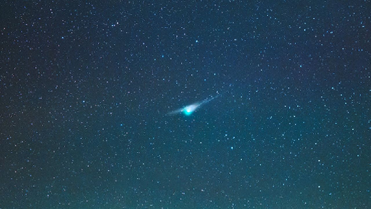 A close up look of the comet and its anti-tail.