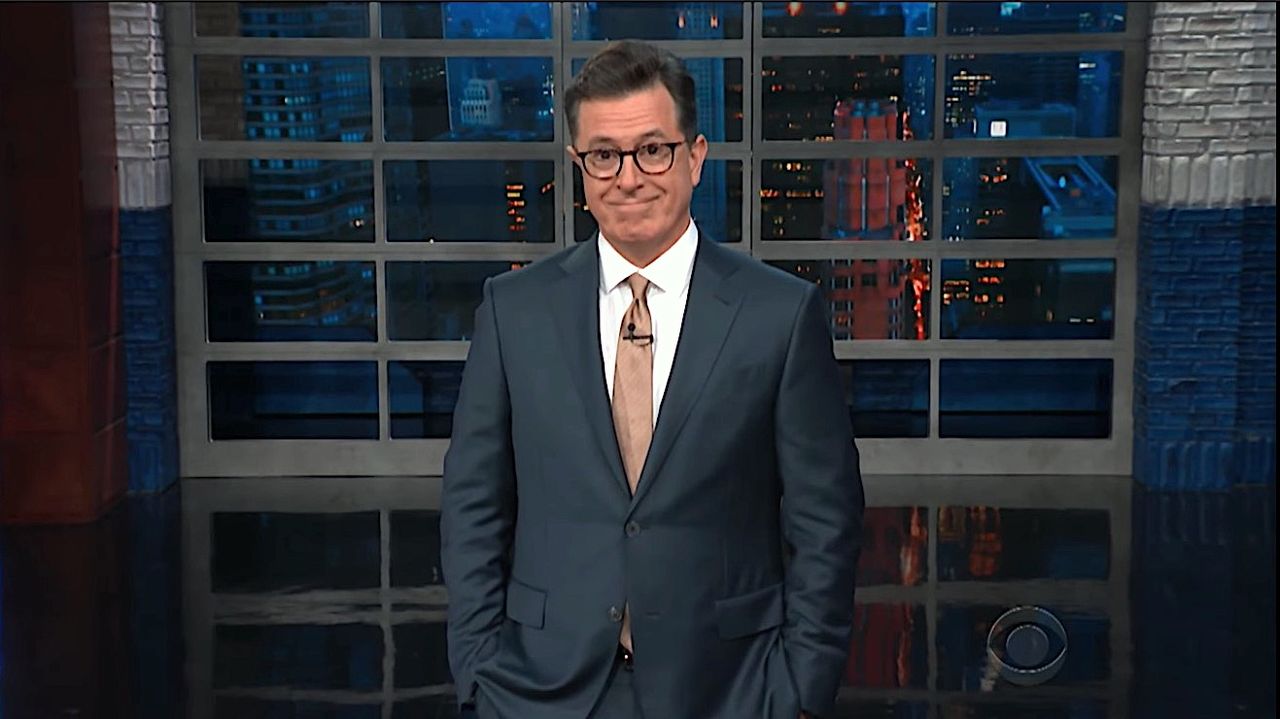 Stephen Colbert recaps Macron shading Trump in Congress