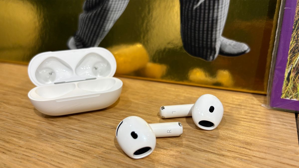 Apple AirPods 5 with Wireless Charging Case in-ear headphones