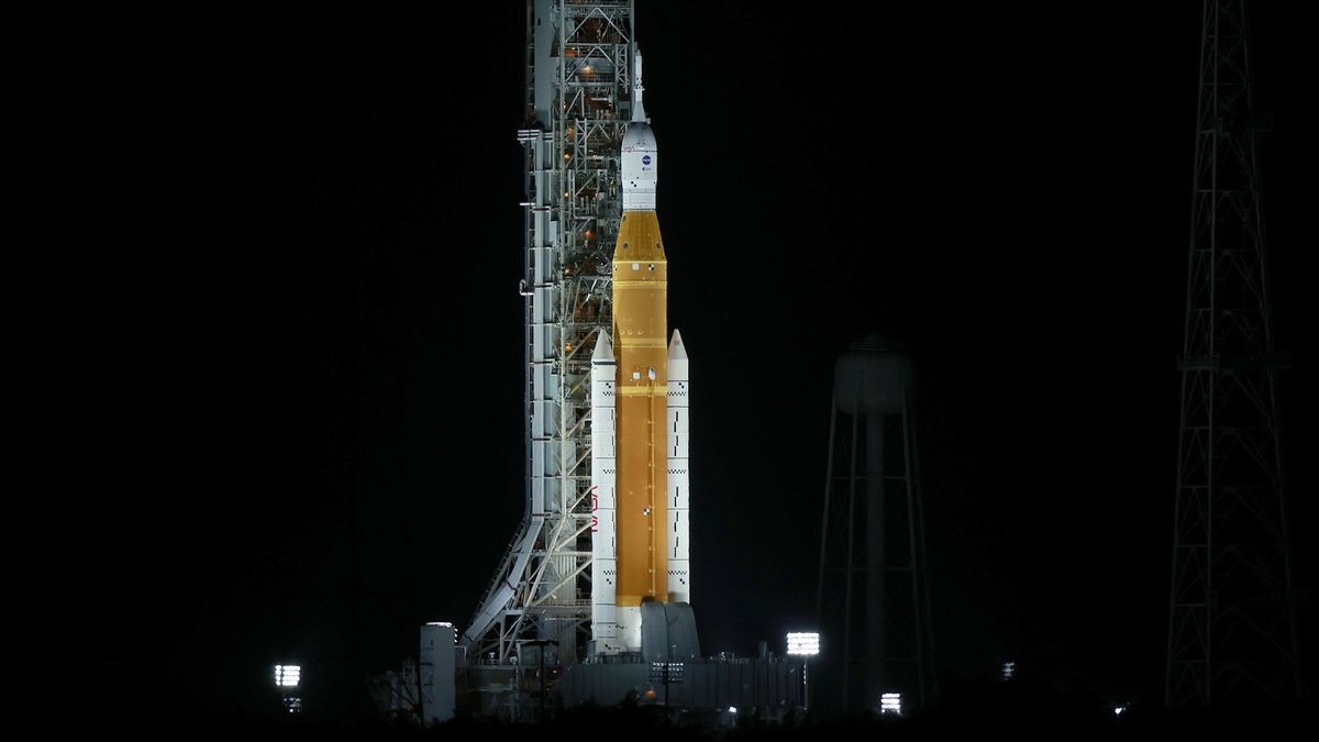 NASA&#039;s Artemis I rocket sits on launch pad 39-B at Kennedy Space Center on September 03, 2022 in Cape Canaveral, Florida. 