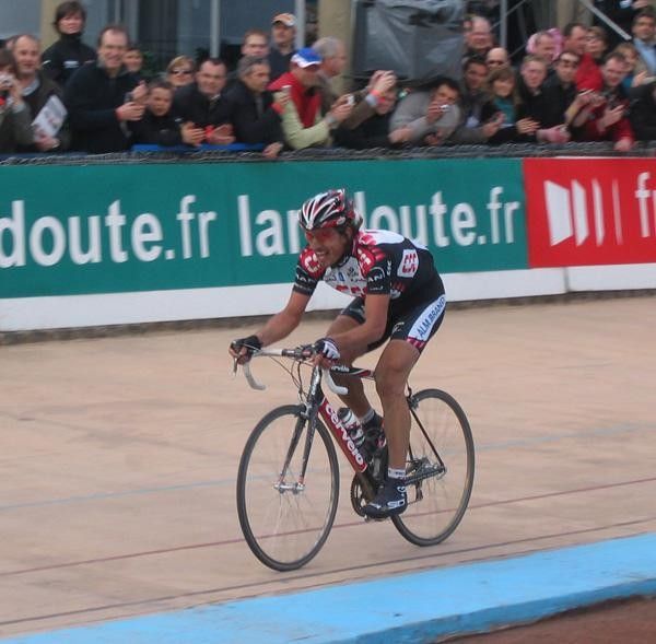 Cancellara enjoys the applause