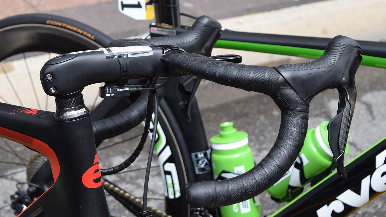 Cummings was the only Dimension Data rider equipped with the ENVE Aero SES stem, first spotted at the Tour Down Under earlier this year