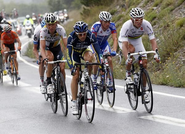 Marco Marcato (Vacansoleil-DCM) and Thor Hushovd (Garmin-Cervelo) at the front of the break.