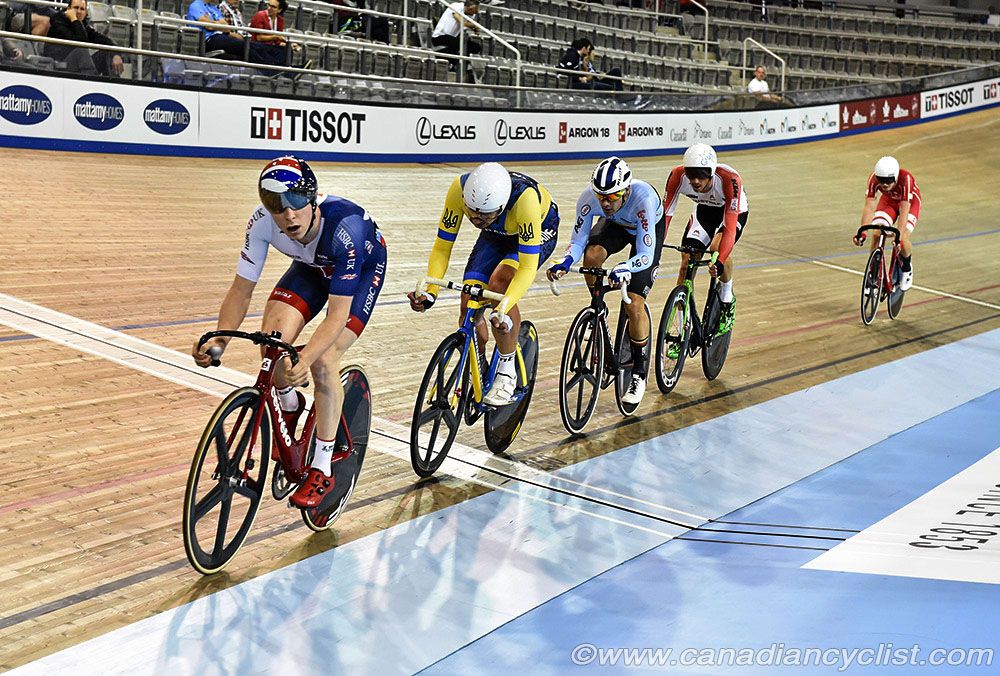 Men Points Race - Mark Stewart at the front
