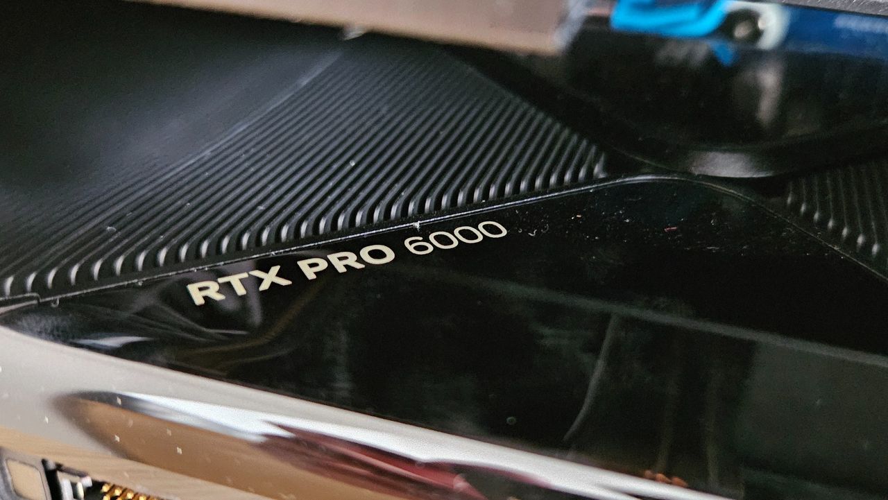 The HP Z4 G6i Workstation on a desk