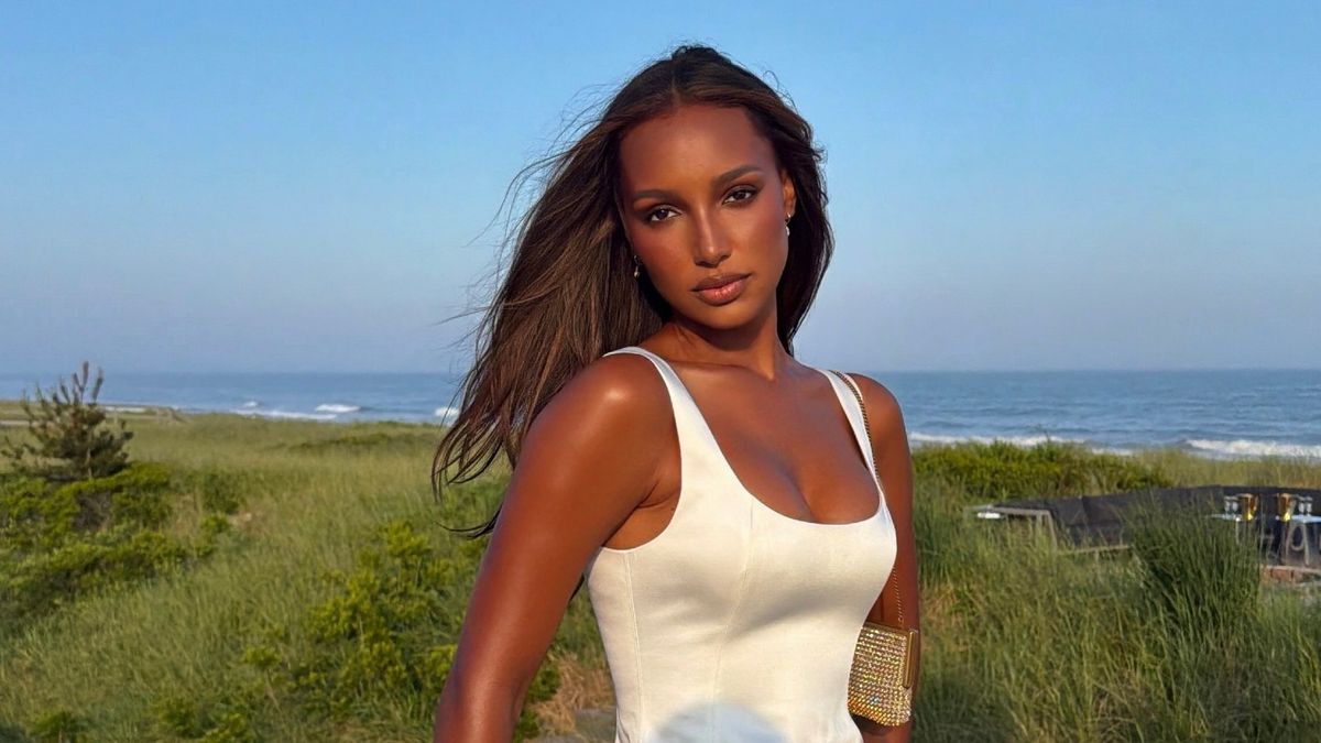 Jasmine Tookes on '90s Supermodel Makeup and the One Trick That Makes Her Eyelashes Look Thicker