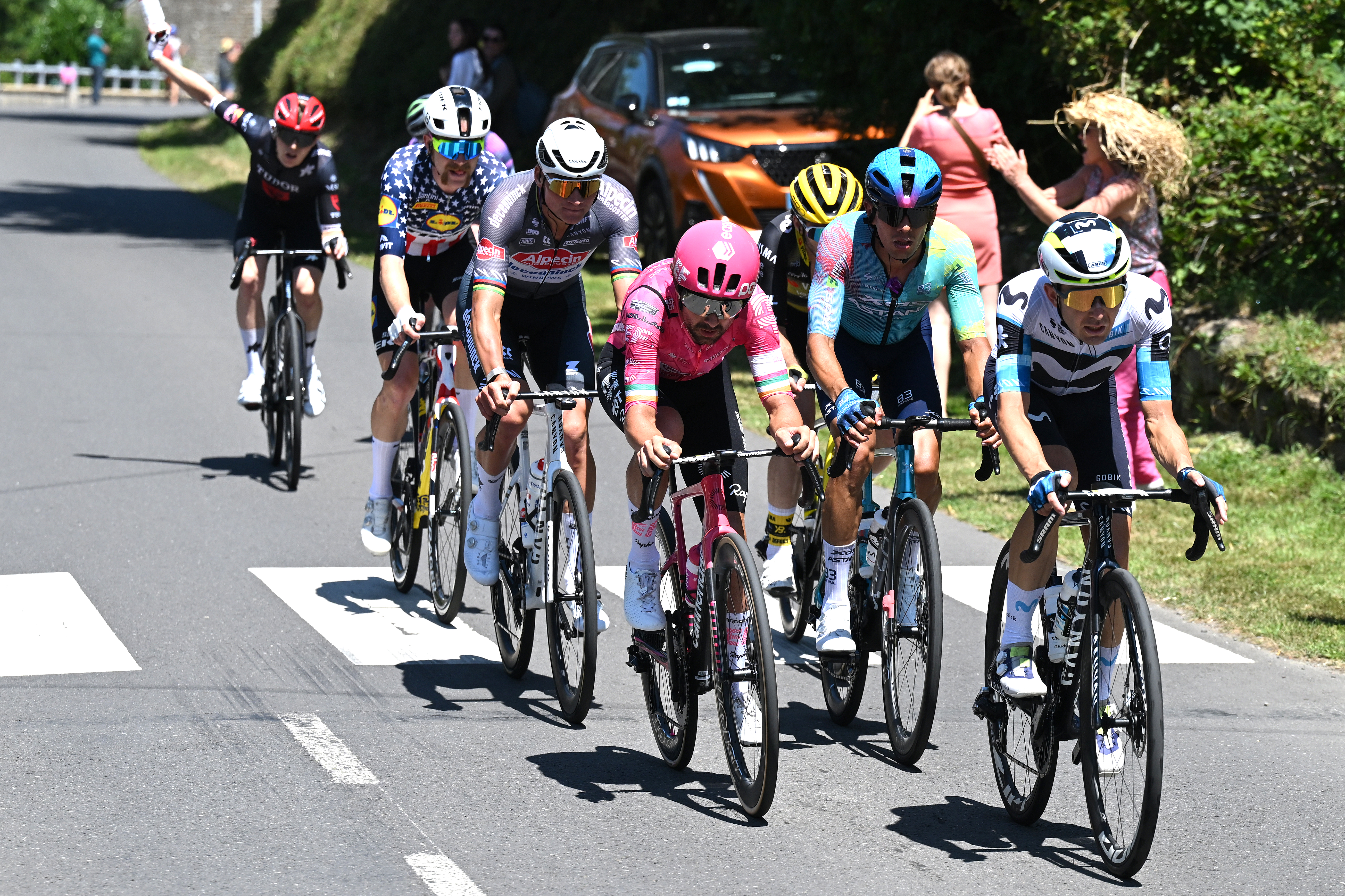 Ben Healy riding in the stage 6 breakway