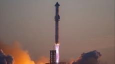 SpaceX's huge Starship rocket launches on its second-ever test flight, on Nov. 18, 2023.