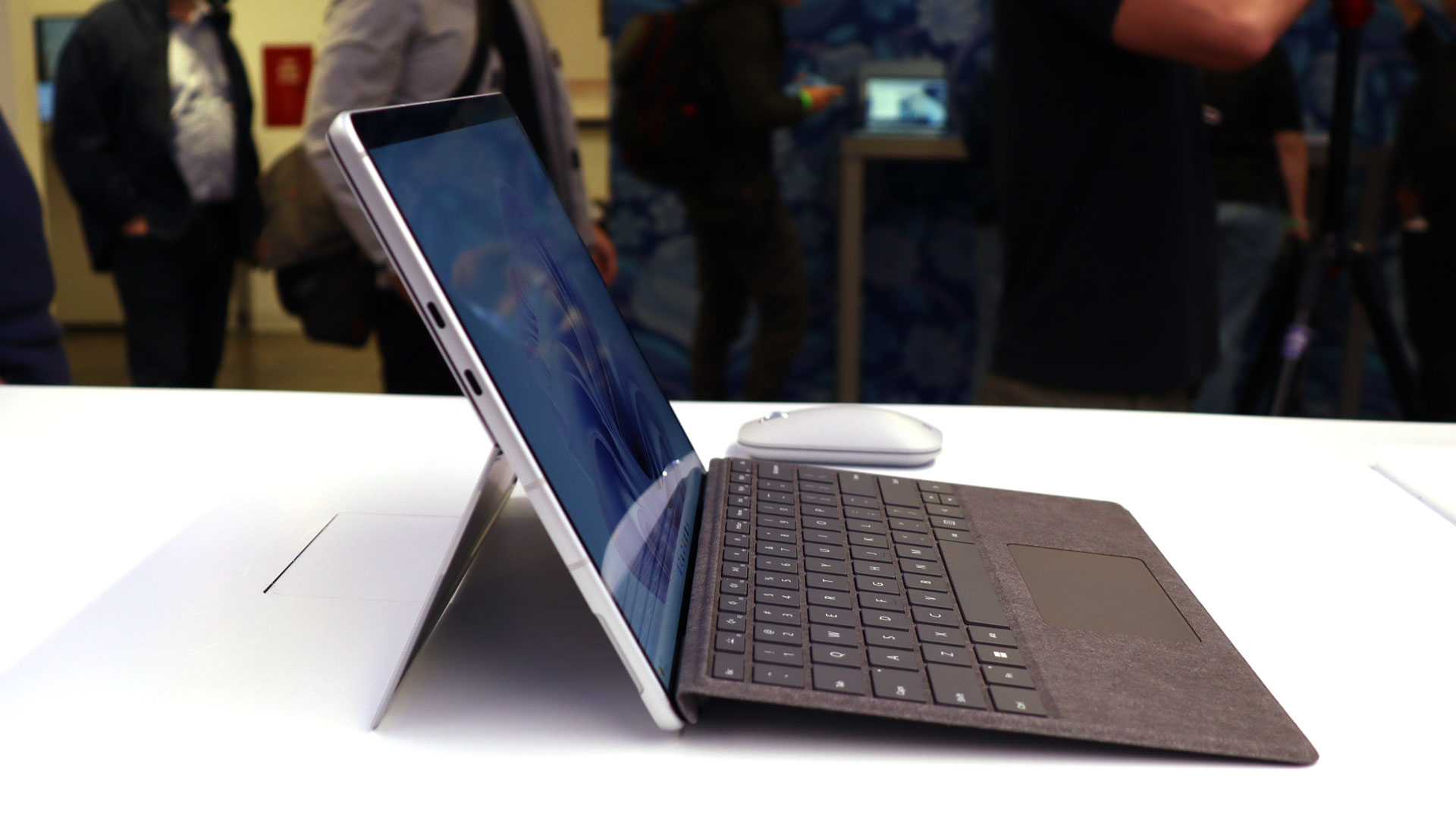 Portas 5G do Microsoft Surface Pro 9