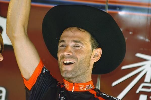 Alejandro Valverde (Caisse d'Epargne) dons the txapela.