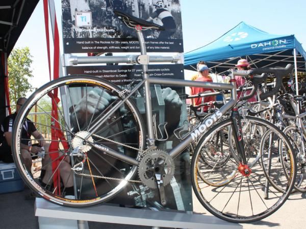Moots claims its new Vamoots RSL titanium road frame weighs just 1,180g (2.6lb) yet is its stiffest road chassis to date.