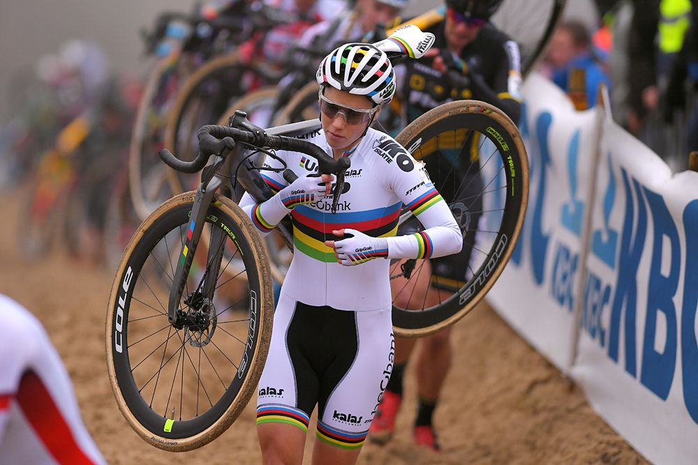 World champion Sanne Cant racing the Koksijde World Cup