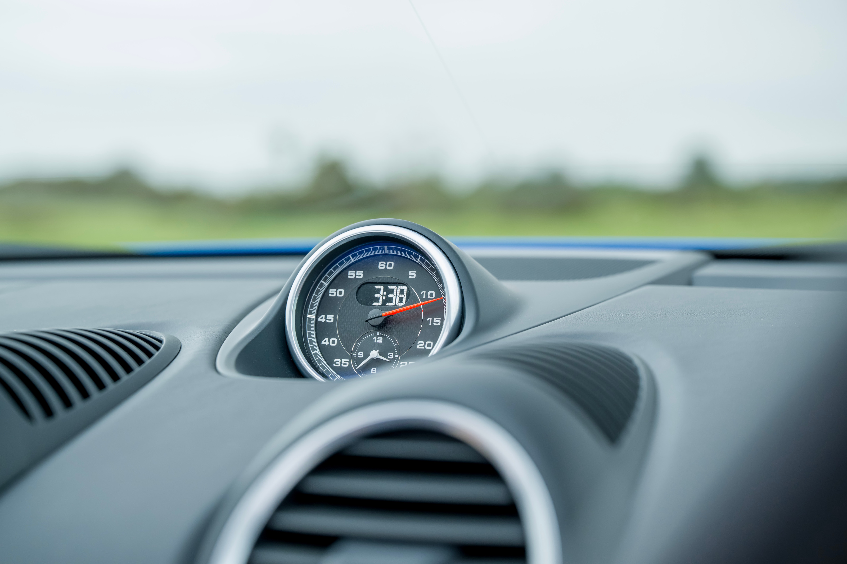 Porsche 718 Boxster GTS 4.0 dashboard detail