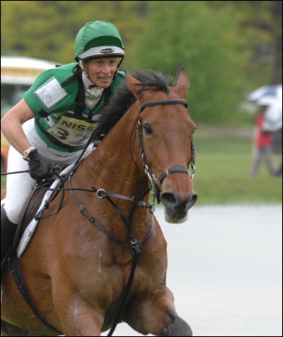 Mary King looks focused as she tackles the cross-country at the 2007 Chatsworth World Cup qualifier