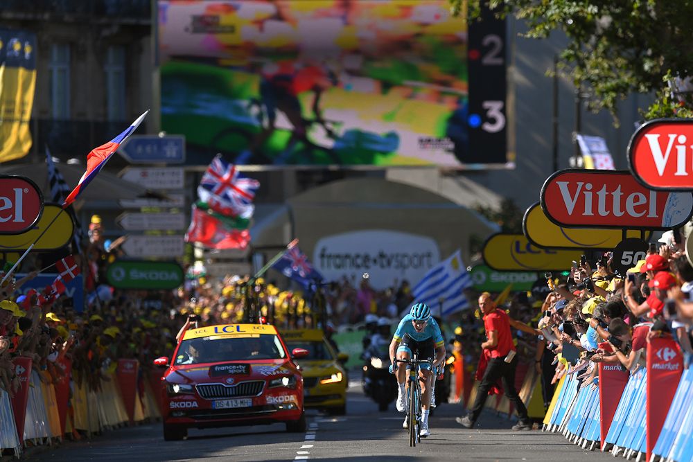 Magnus Cort rides to the finish of stage 15