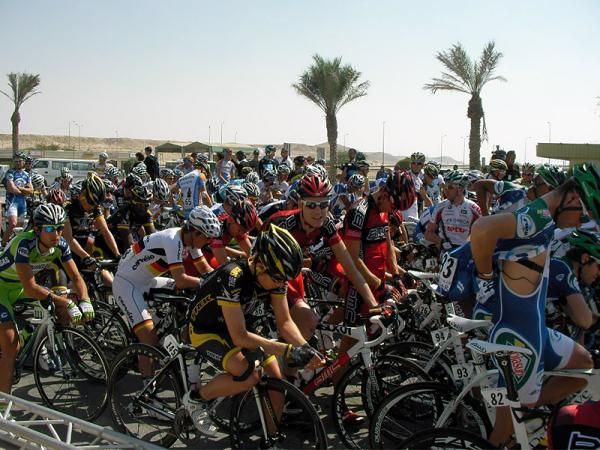 The 126 rider peloton gets ready for stage 3.