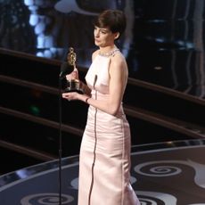 Anne Hathaway award show