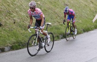 Alberto Contador (Saxo Bank) pushed Scarponi to breaking point