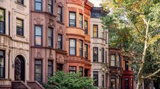A row of NYC townhouses